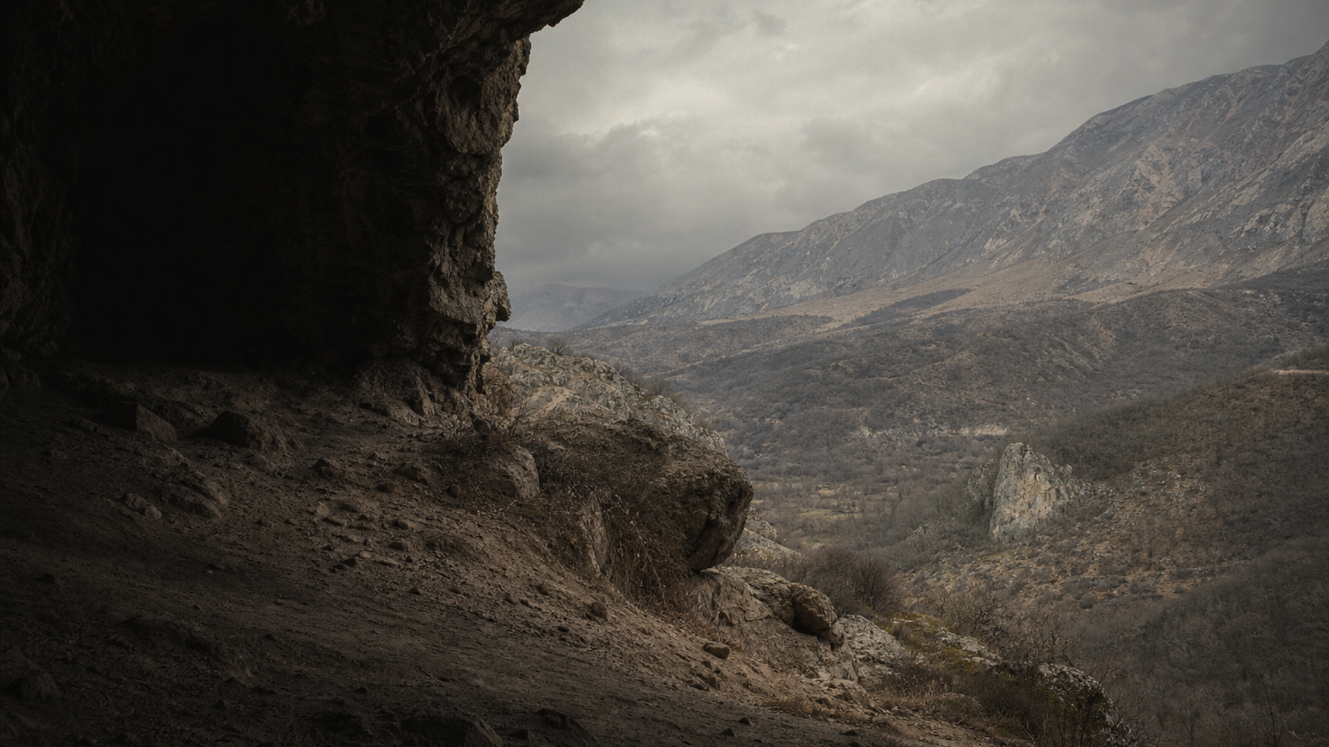 Caves of Early Italy
