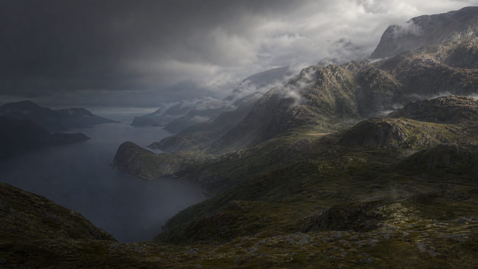 Modern Norway: Living Threads