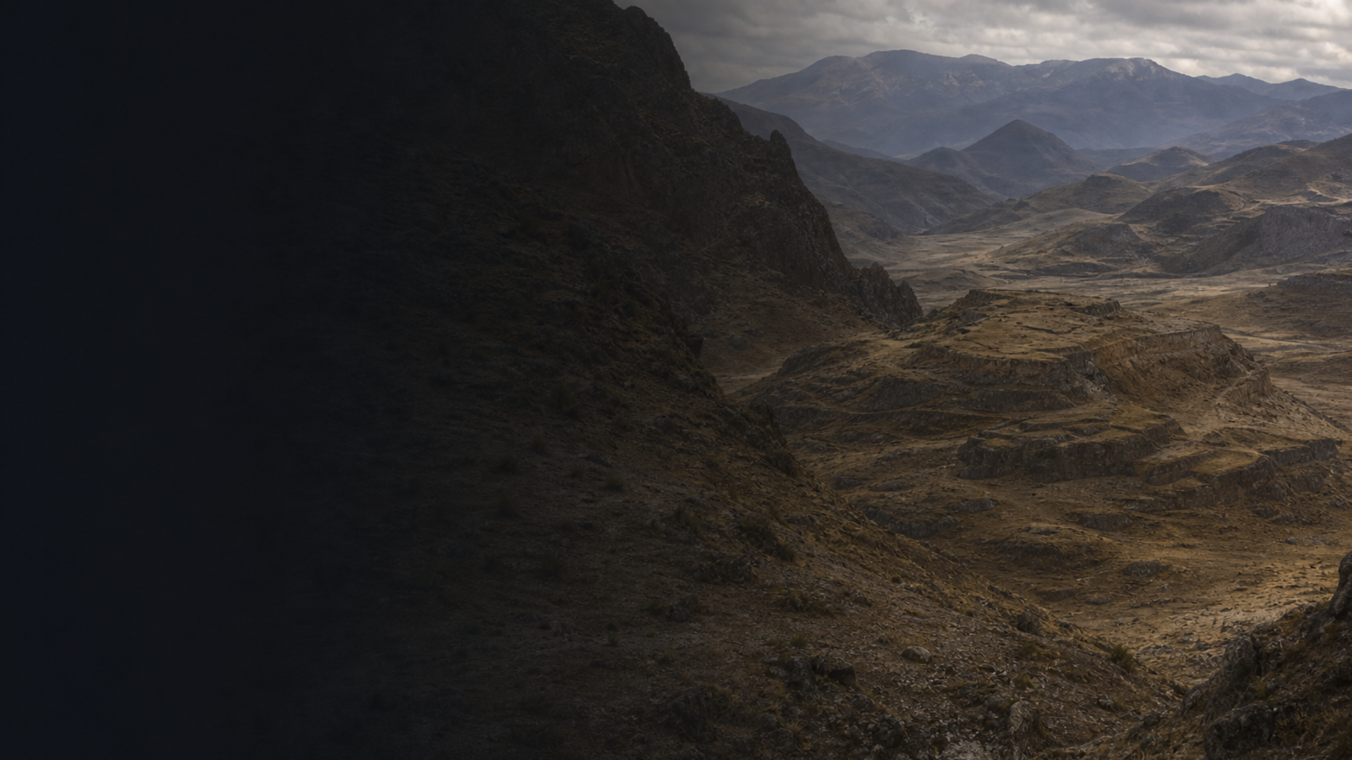 Pacapaccari: Echoes of the LIP Andes