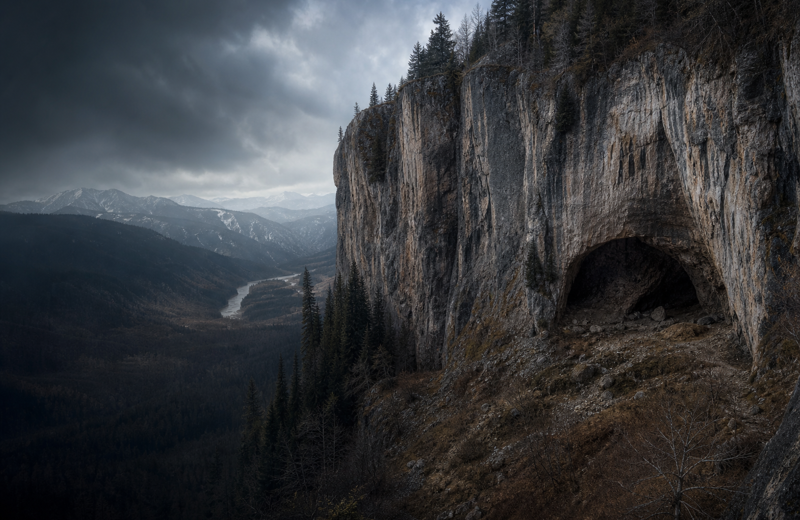 Altai Neanderthal: Echoes from Denisova Cave