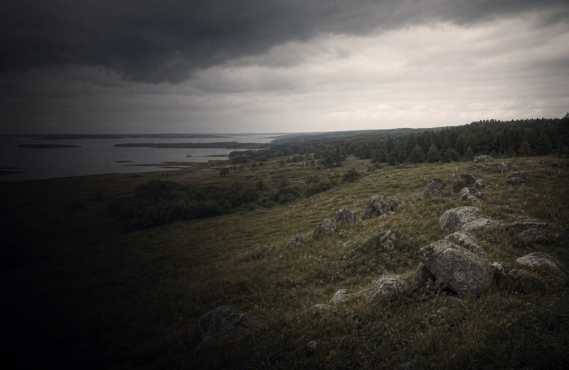 Estonia Medieval: Island and Mainland Burials
