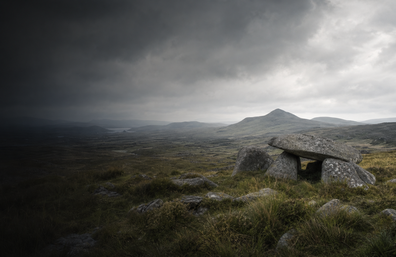 Middle Neolithic Ireland: Stones and Genes