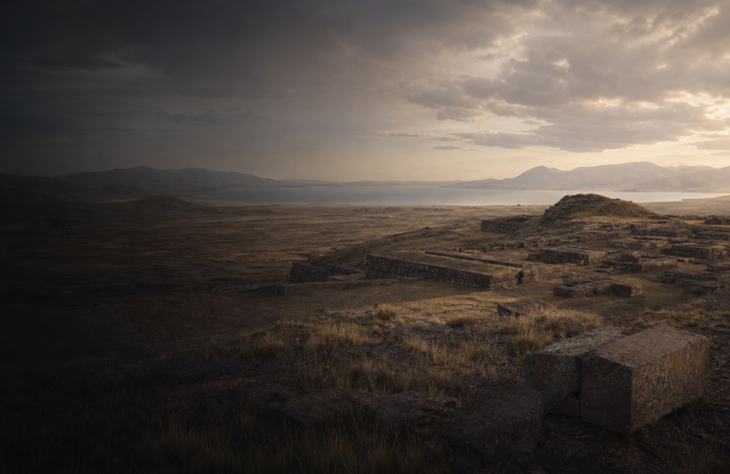 Tiwanaku Echoes
