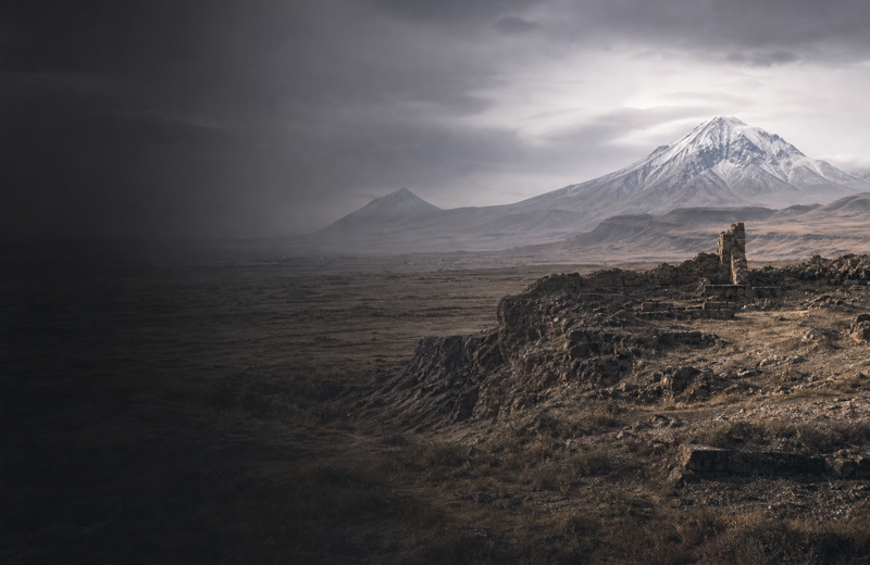 Urartian Echoes at Karmir Blur